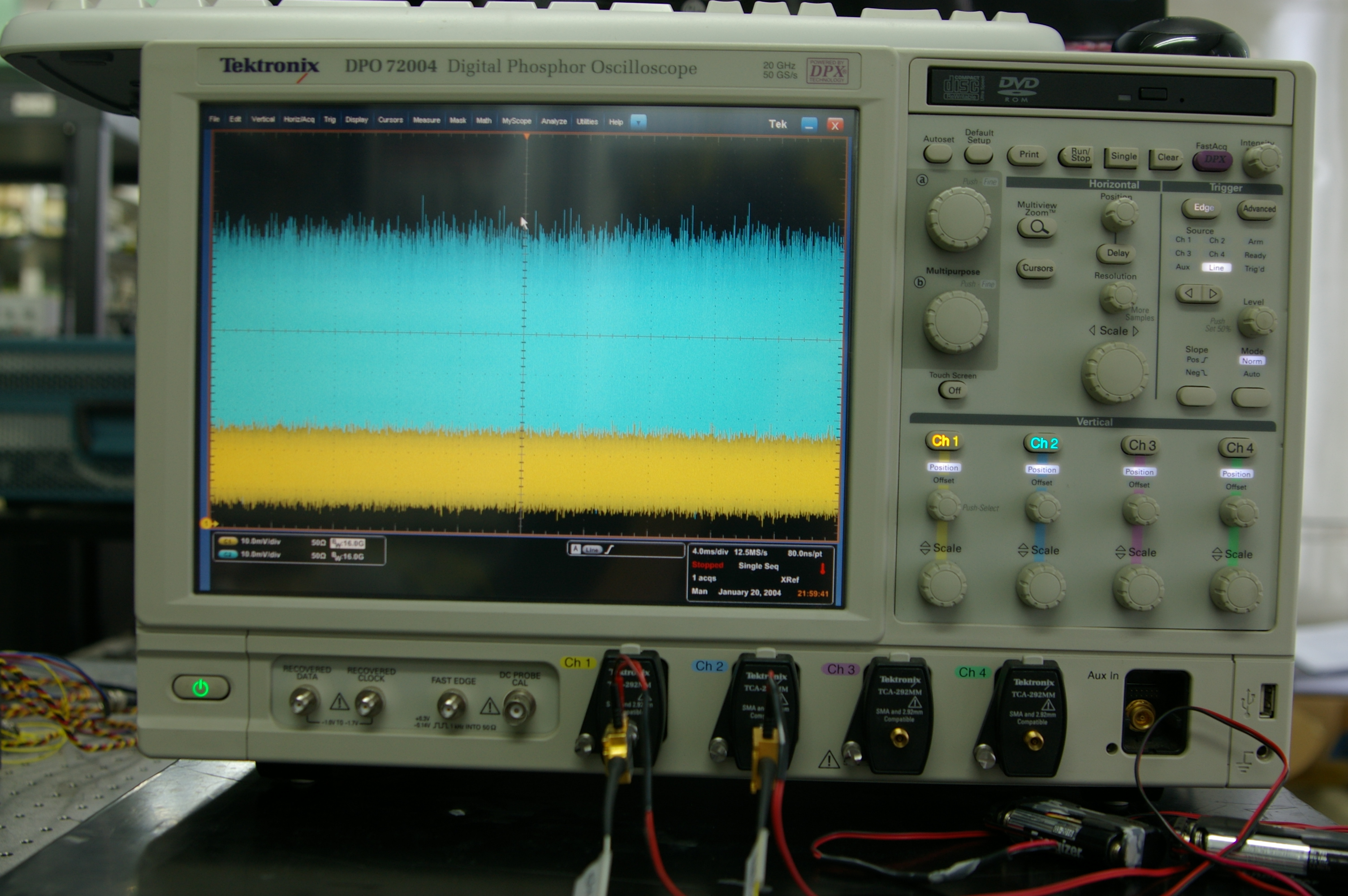 20 GHz 디지털 포스퍼 오실로스코프