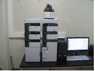 고성능액체크로마토그래프