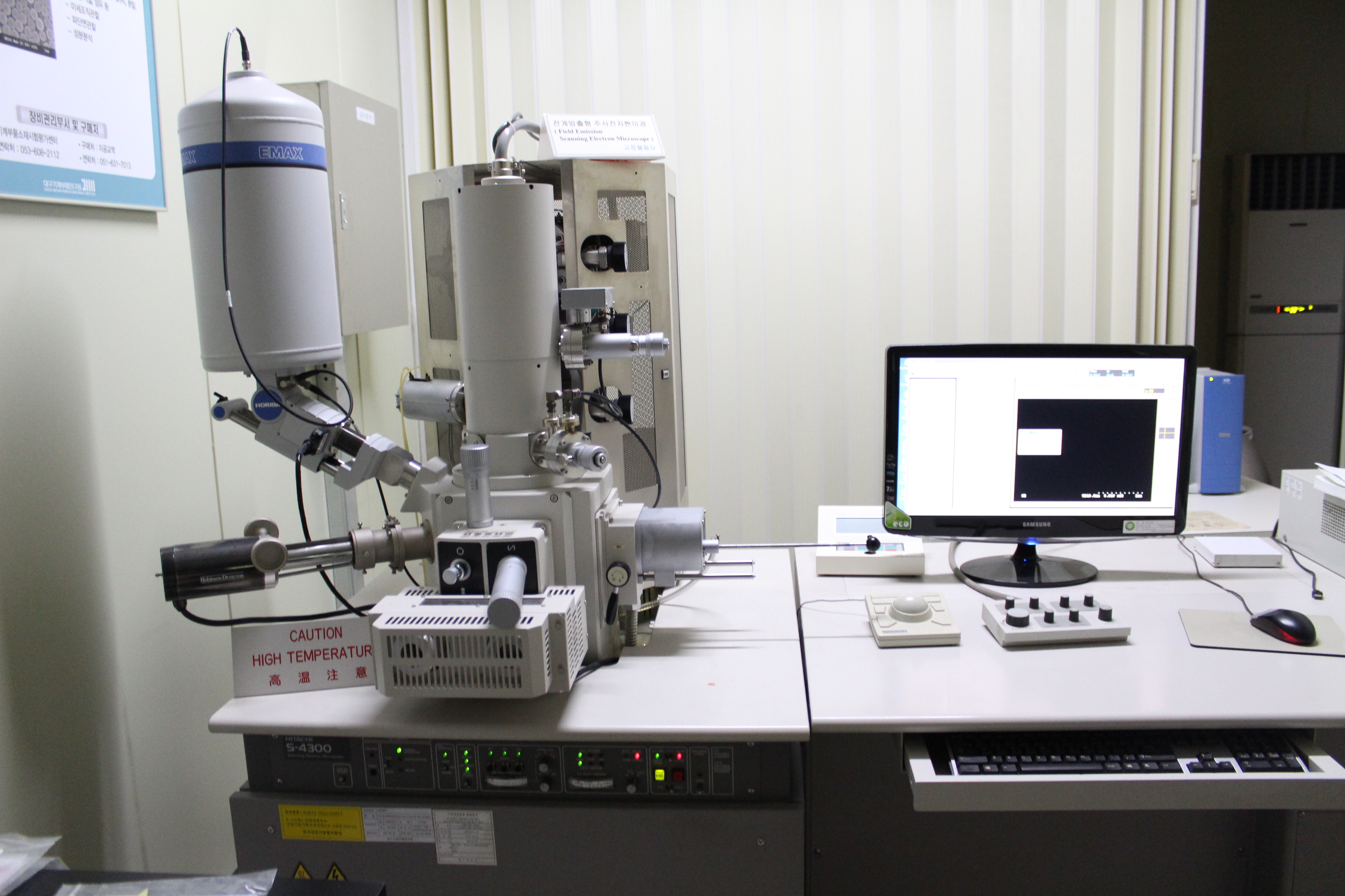 전계방출형주사전자현미경(FE-SEM)