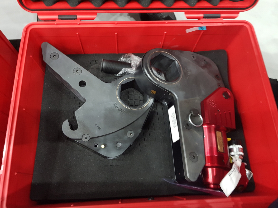 Hydraulic Torque Wrench (15,000Nm급) set 및 Power Pack