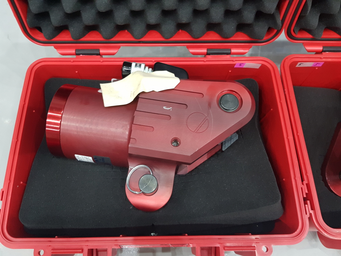 Hydraulic Torque Wrench (25,000Nm급) set 및 Power Pack