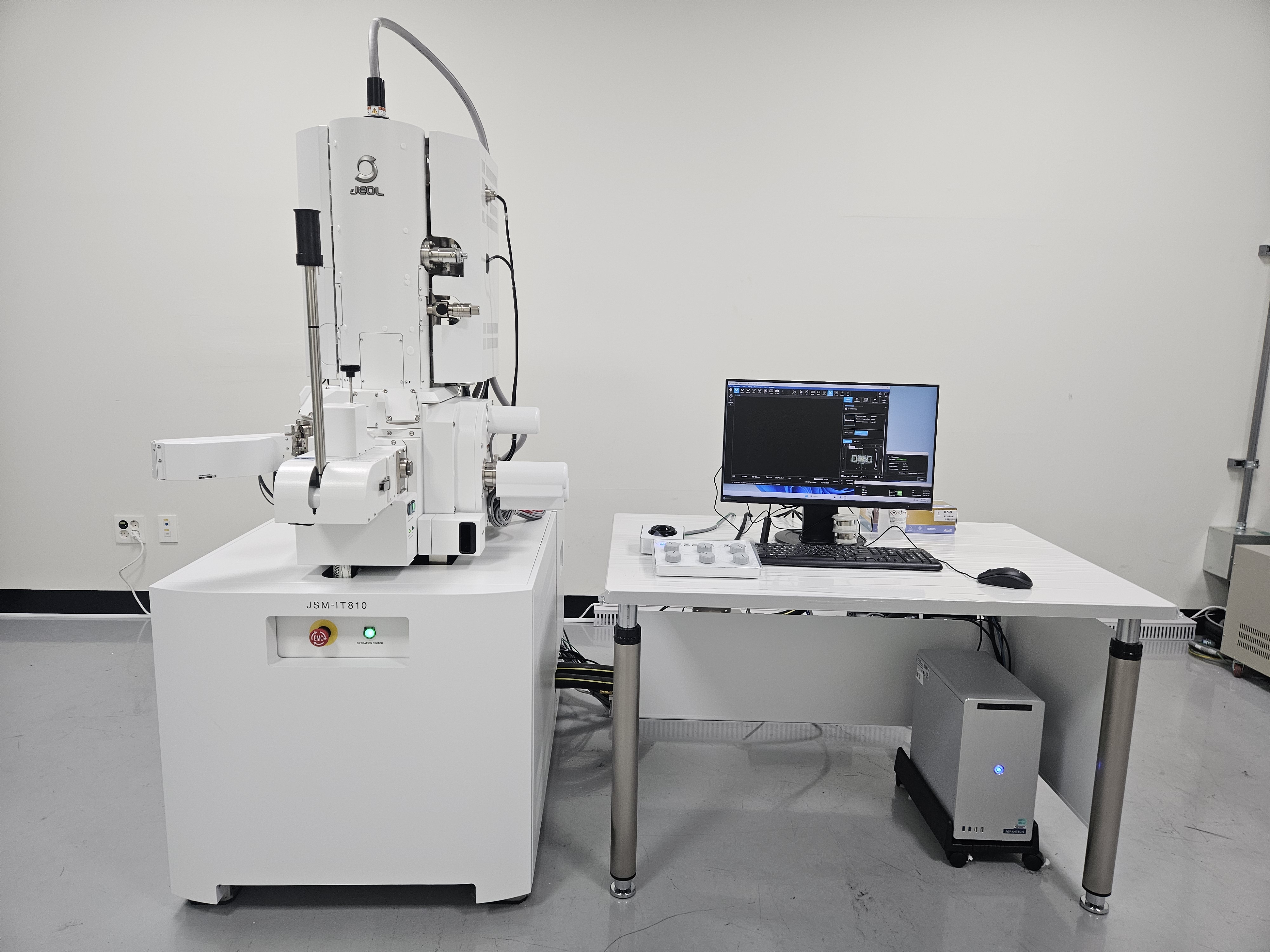 전계방사형 주사전자현미경